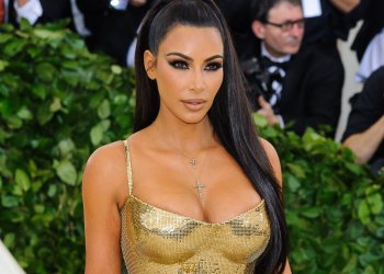 «Мы перешли на биткоин» — Ким Кардашьян получает 1 BTC от Мэтью Росзака