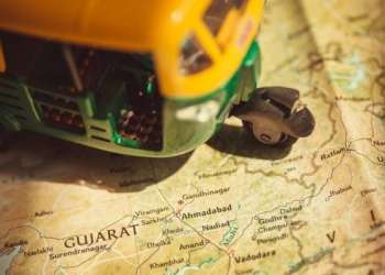 Индийским политикам в Гуджарате предъявили обвинения в мошенничестве в отмывании денег в биткоине.