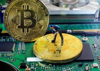 Биткоин может быть опущен, но майнеры остаются верными