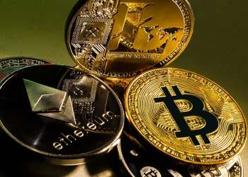 Основатель Litecoin: Средняя стоимость доллара, накапливание криптографию сейчас