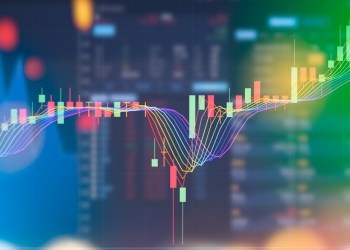 Ли из Fundstrat: Практически все криптоны снижаются на 70% от ATH, положительный сигнал