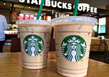 Starbucks и ритейлер Whole Foods начали принимать к оплате биткоины