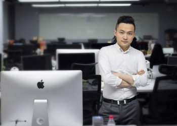 Основатель TRON заплатил $4,6 миллиона за обед с Уорреном Баффеттом